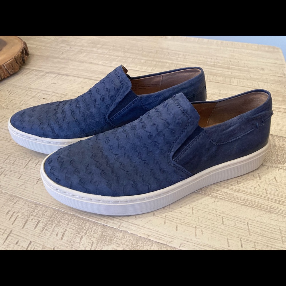 Sofft Somers III Slip-On Sneakers in Navy